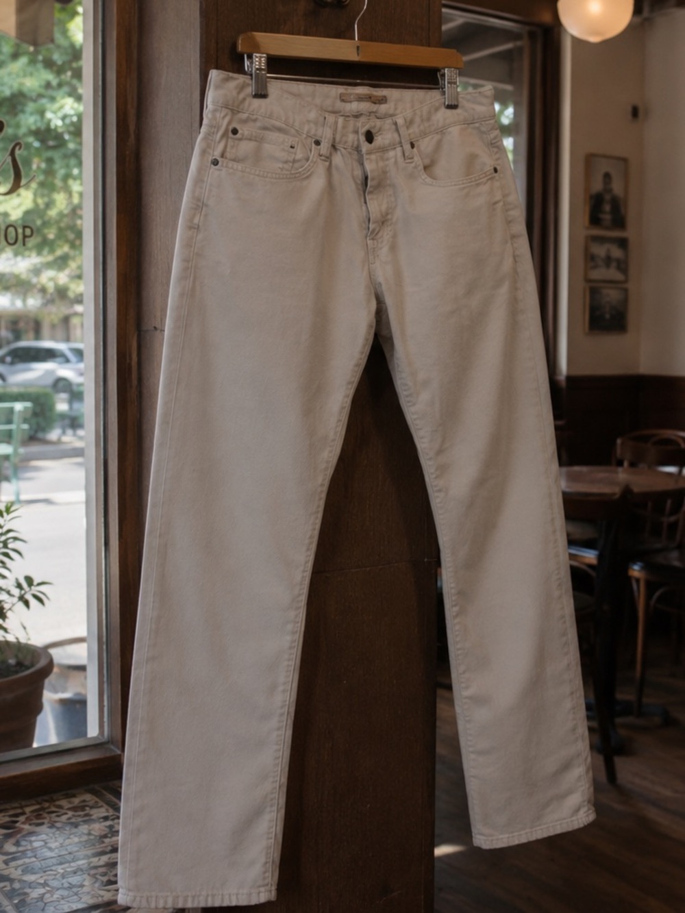 Joe’s Jeans - lightly worn - incredibly comfortable - 33 x 34